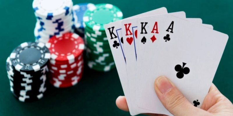Tá lả miền Nam là một biến thể của Phỏm